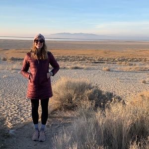 Meet your Posher, Adrienne